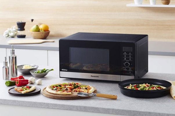 راهنمای انتخاب بین مایکروفر، مایکروویو سولاردام، فر و توستر؛ صفر تا صد تفاوتها