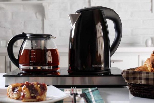 راهنمای خرید چای‌ساز ترکیبی؛ تفاوت مدل‌های کتری‌دار و مخزن‌دار